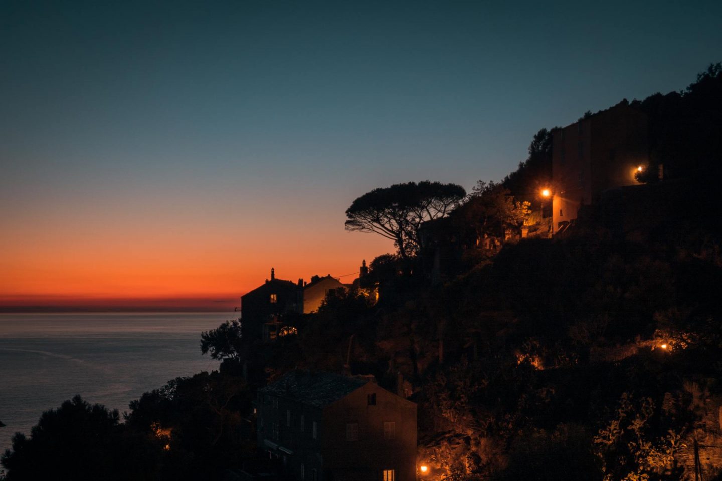 Coucher de soleil à Nonza au cap Corse 